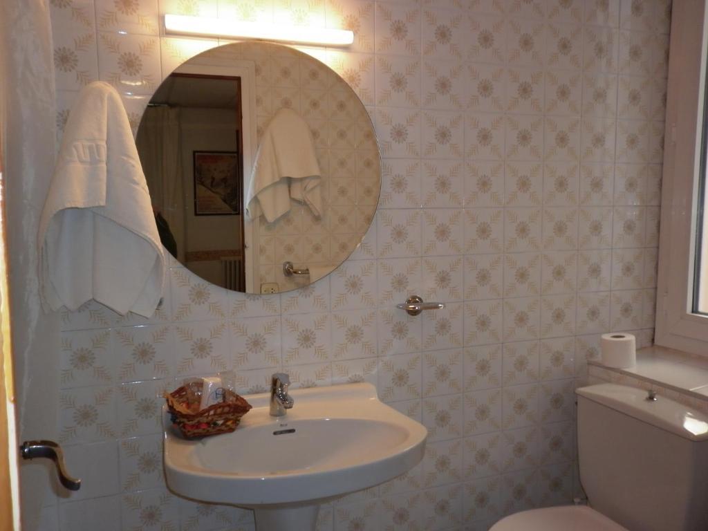 Fonda Cerdanya Hotel Puigcerda Room photo